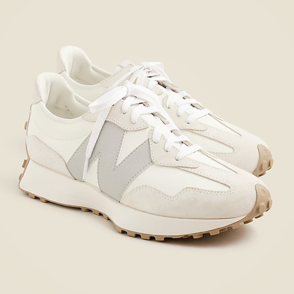 New Balance® 327 women's sneakers. Size 6.5